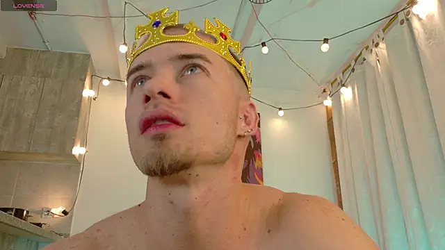 Snapshot of Ryannblue07 chatting on November 10, 11:54 pm Ryannblue07 online show from November 10, 11:54 pm