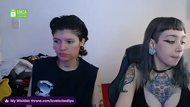 lovelockedlips online show from March 27, 6:09 pm