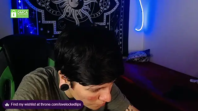 lovelockedlips online show from September 14, 4:24 am