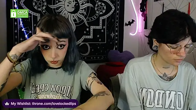 lovelockedlips online show from December 2, 3:41 am