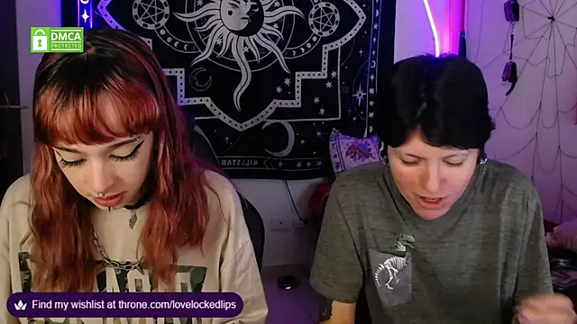 lovelockedlips online show from October 15, 4:33 am