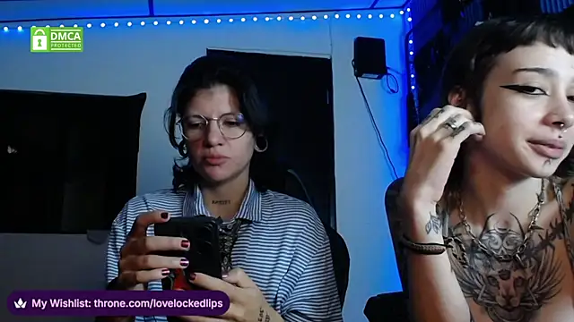 lovelockedlips online show from July 12, 7:26 pm