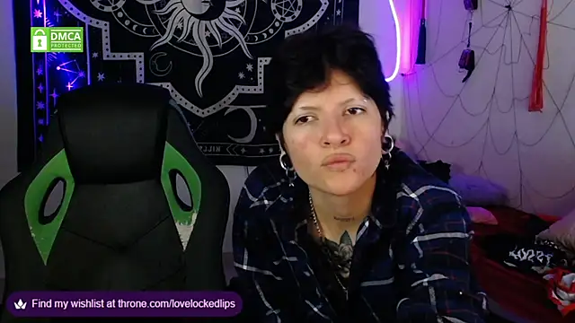 lovelockedlips online show from October 18, 2:46 am