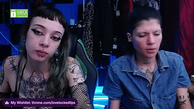 lovelockedlips online show from June 10, 10:33 pm