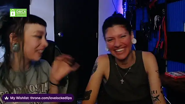 lovelockedlips online show from June 14, 7:48 pm