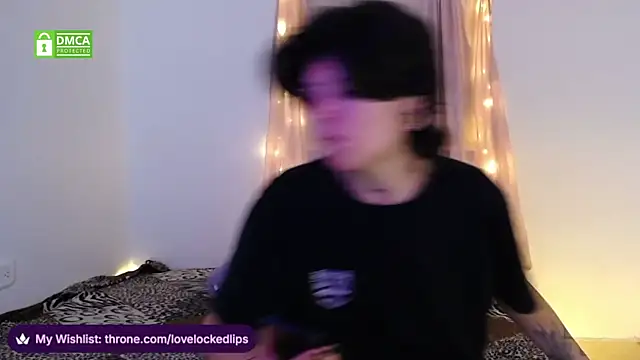 lovelockedlips online show from March 1, 10:32 pm