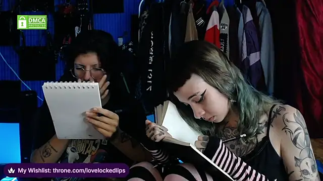lovelockedlips online show from May 31, 5:57 am