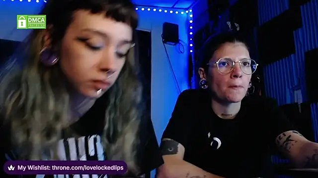 lovelockedlips online show from July 11, 2:23 am