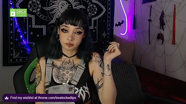 lovelockedlips online show from November 18, 1:32 am