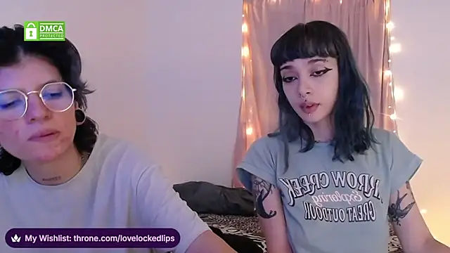 lovelockedlips online show from February 22, 3:31 am