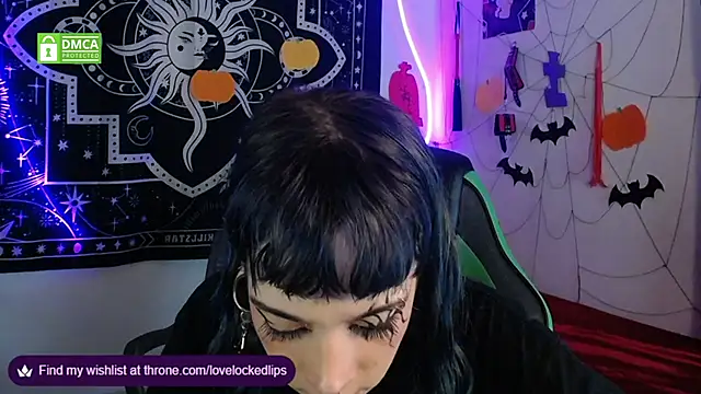 lovelockedlips online show from October 31, 1:35 am