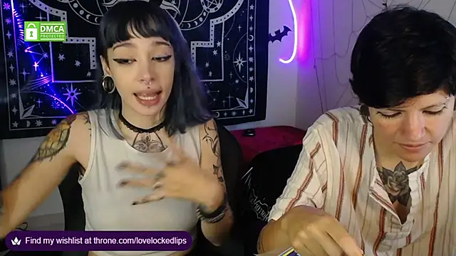 lovelockedlips online show from November 12, 9:07 pm