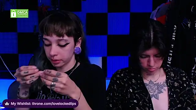 lovelockedlips online show from May 8, 6:12 pm