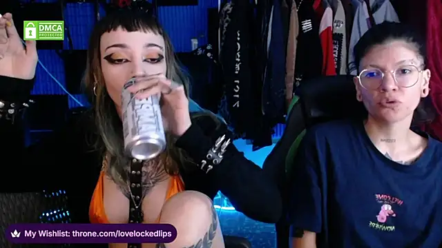 lovelockedlips online show from June 3, 1:39 am