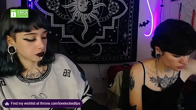 lovelockedlips online show from November 11, 6:19 am