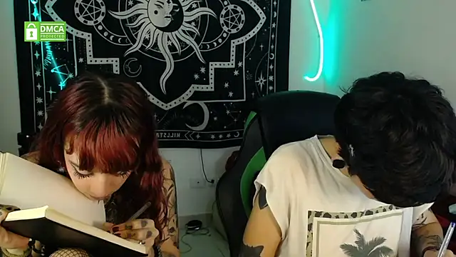 lovelockedlips online show from September 20, 6:07 am