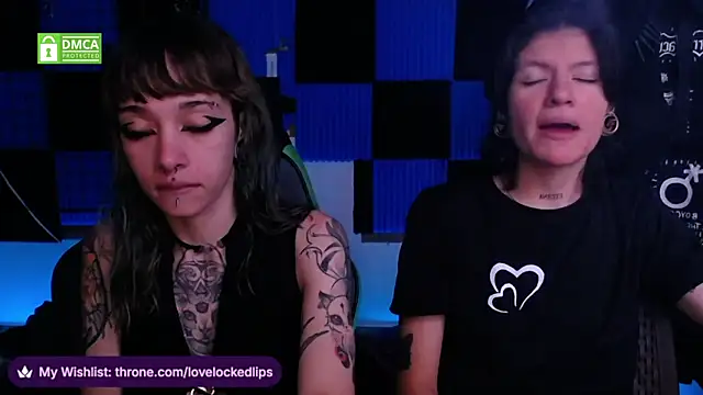 lovelockedlips online show from May 15, 6:06 pm