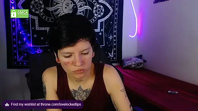 lovelockedlips online show from September 14, 8:31 pm