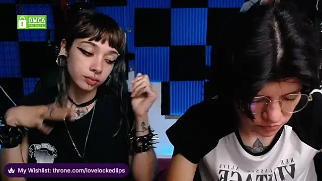 lovelockedlips online show from May 13, 1:51 pm