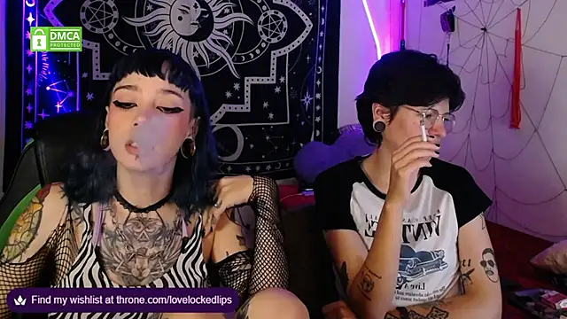 lovelockedlips online show from October 21, 12:32 am