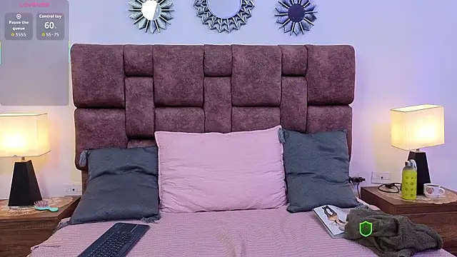 Lili Opal online show from February 19, 12:13 pm