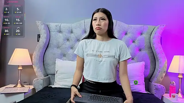 Lili Opal online show from May 12, 12:11 pm