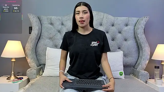 Lili Opal online show from February 3, 12:10 pm