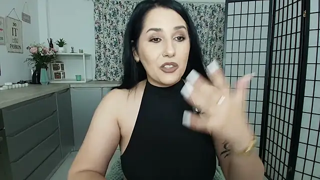 Snapshot of missdyaa chatting on June 10, 11:28 pm missdyaa online show from June 10, 11:28 pm