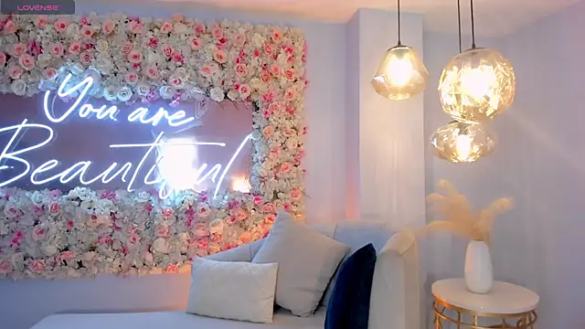 Snapshot of CandaseRussell chatting on November 24, 8:42 pm CandaseRussell online show from November 24, 8:42 pm