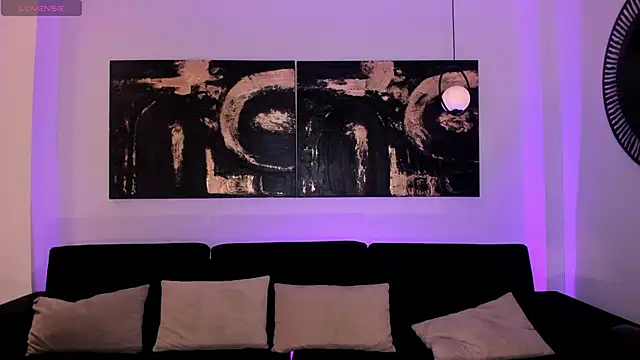 Snapshot of CandaseRussell chatting on November 15, 8:02 pm CandaseRussell online show from November 15, 8:02 pm