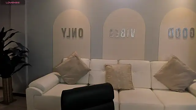 AmaliaCrus online show from November 20, 8:42 pm