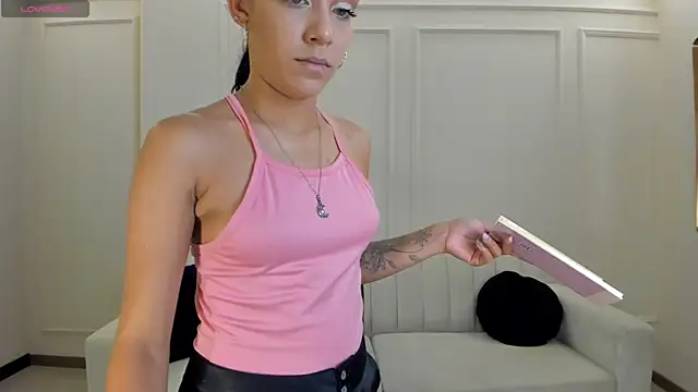 Snapshot of AmaliaCrus chatting on July 9, 8:41 pm AmaliaCrus online show from July 9, 8:41 pm