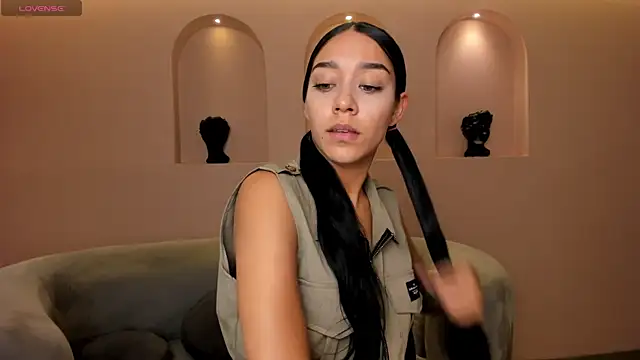 Snapshot of AmaliaCrus chatting on May 2, 8:14 pm AmaliaCrus online show from May 2, 8:14 pm