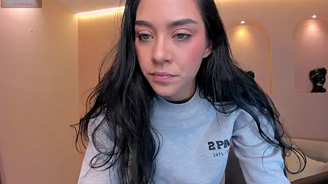 Snapshot of AmaliaCrus chatting on April 30, 8:27 pm AmaliaCrus online show from April 30, 8:27 pm