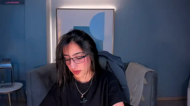 Snapshot of LarisaSmirnov chatting on October 28, 4:24 am LarisaSmirnov online show from October 28, 4:24 am