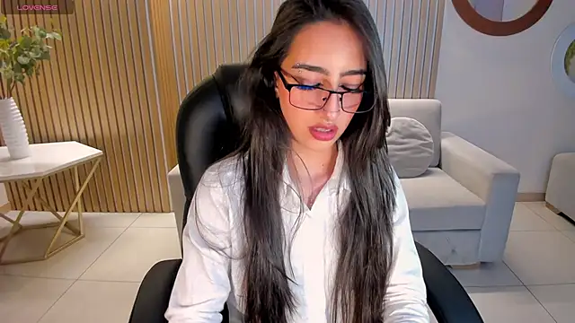 Snapshot of LarisaSmirnov chatting on October 21, 4:01 am LarisaSmirnov online show from October 21, 4:01 am