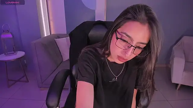 Snapshot of LarisaSmirnov chatting on November 21, 3:49 am LarisaSmirnov online show from November 21, 3:49 am