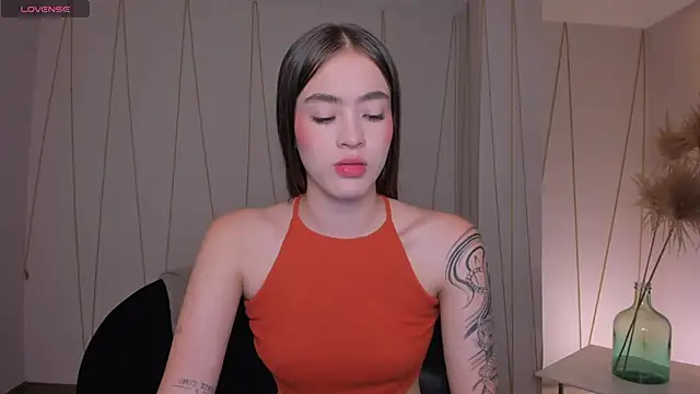 Snapshot of MaiaCollins chatting on February 6, 11:28 am MaiaCollins online show from February 6, 11:28 am