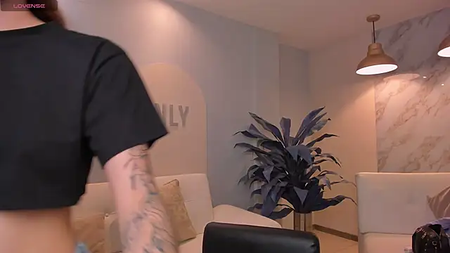 Snapshot of MaiaCollins chatting on February 21, 4:53 pm MaiaCollins online show from February 21, 4:53 pm