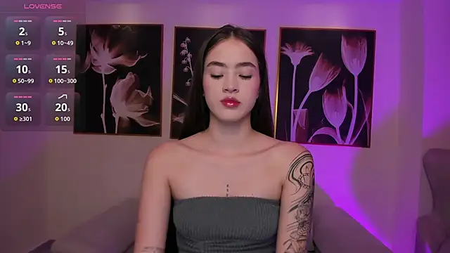 MaiaCollins online show from March 7, 10:10 am