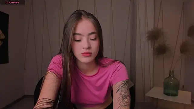 Snapshot of MaiaCollins chatting on March 4, 5:31 pm MaiaCollins online show from March 4, 5:31 pm