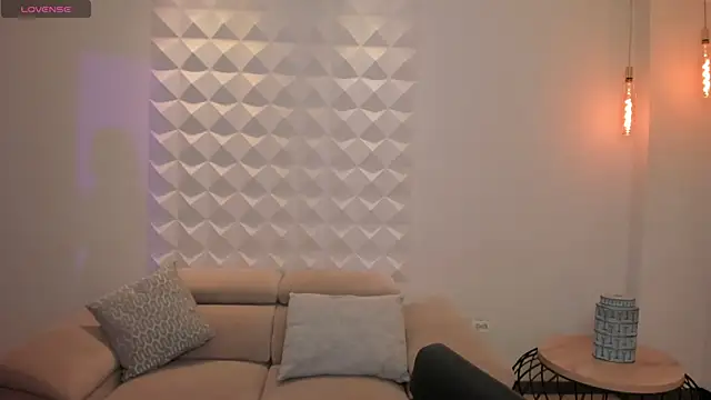 MaiaCollins online show from October 3, 1:01 pm
