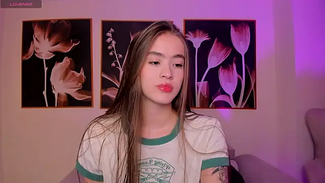 MaiaCollins online show from March 27, 1:01 pm