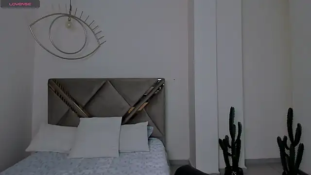 Snapshot of MaiaCollins chatting on February 4, 5:41 pm MaiaCollins online show from February 4, 5:41 pm