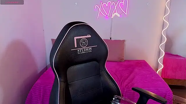 Malory tay1 online show from November 24, 7:14 pm