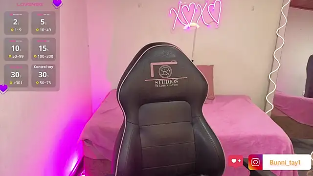 Malory tay1 online show from November 12, 7:07 pm