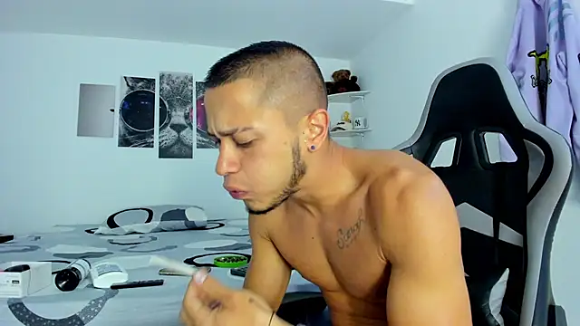 Snapshot of jackdeliciusdick chatting on November 13, 9:24 am jackdeliciusdick online show from November 13, 9:24 am