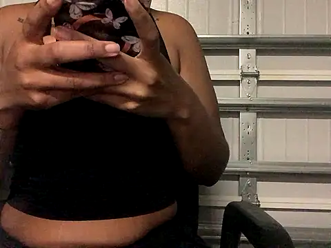 Snapshot of urgeminibrat chatting on November 7, 4:28 am urgeminibrat online show from November 7, 4:28 am