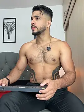 Snapshot of Maximiliano_ford chatting on November 8, 10:41 am Maximiliano ford online show from November 8, 10:41 am