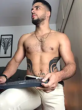 Snapshot of Maximiliano_ford chatting on October 19, 9:45 am Maximiliano ford online show from October 19, 9:45 am